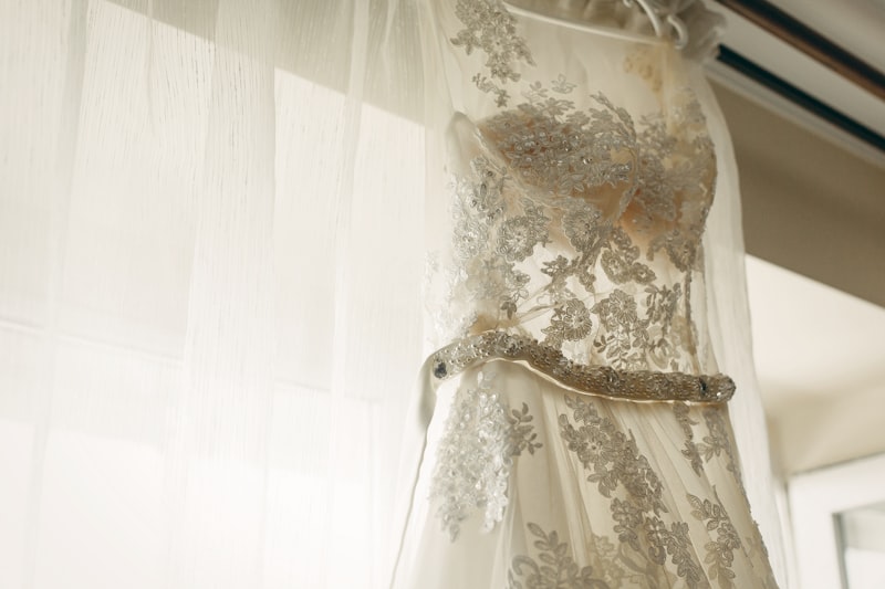 Découvrez la Magie des Robes de Mariée en Dentelle Vintage