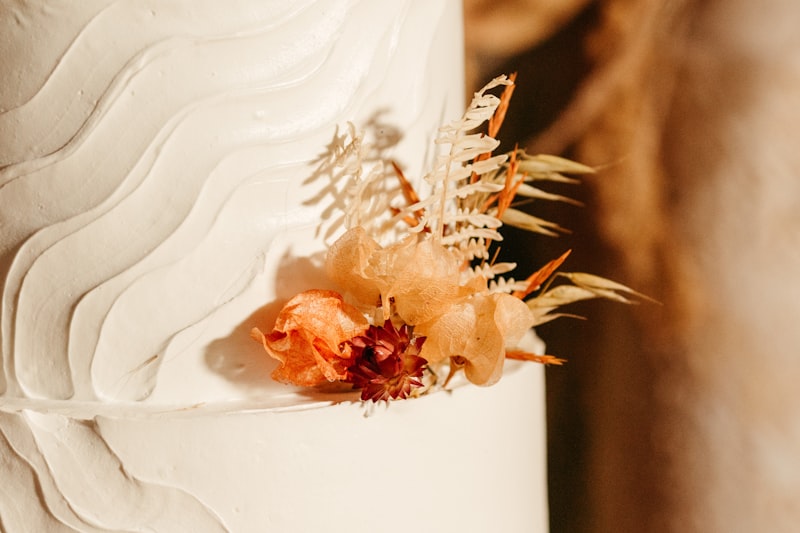 Décorations de Mariage en Dentelle Assorties à la Robe : Élégance et Harmonie pour le Grand Jour