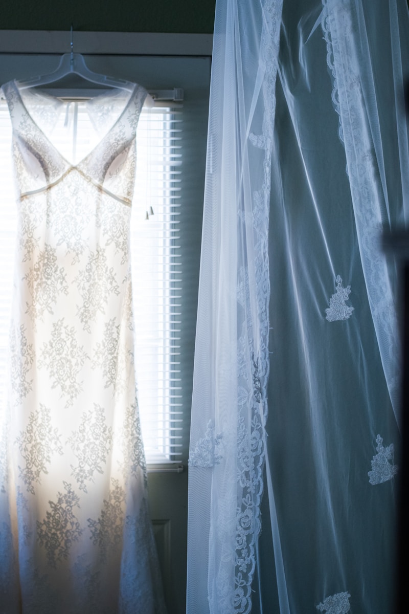 La Robe de Mariée en Dentelle avec Corset : Élégance et Style Inoubliable